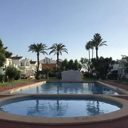 Bajo Con Piscina Y Jardin En Dénia
